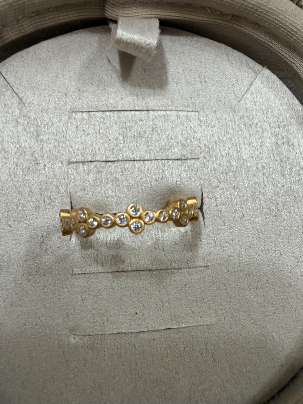 Gold Floral Cubic Zirconia Band Ring - Elegant Women’s Ring size 9